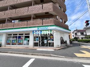 ファミリーマート 本牧大里町店