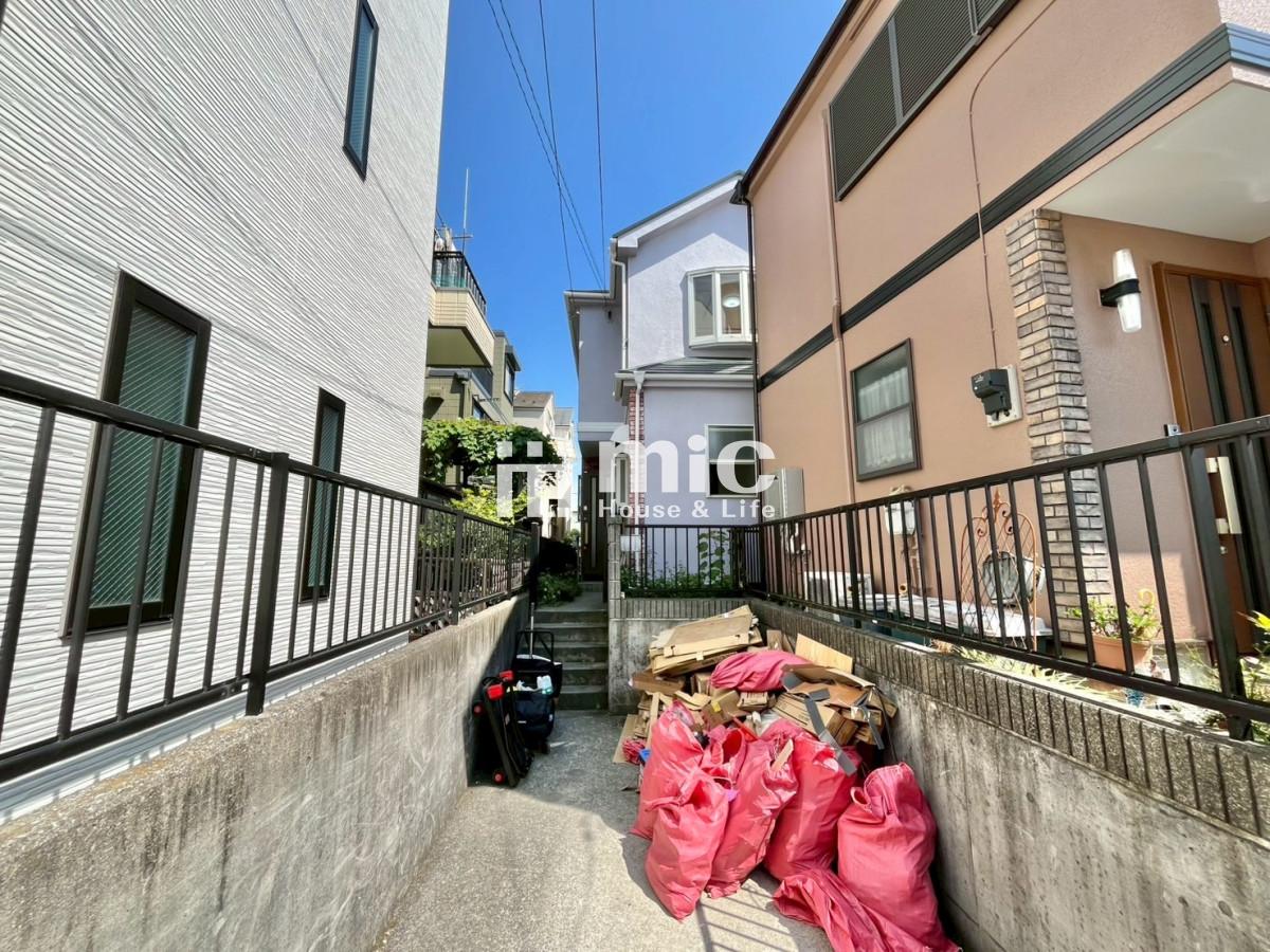 横浜市栄区中野町